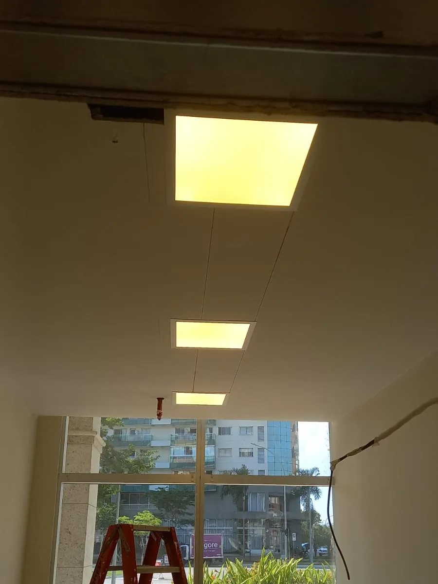 Reforma elétrica e luminotécnica de loja comercial na Barra da Tijuca, Rio de Janeiro, pela MCD Soluções Elétricas